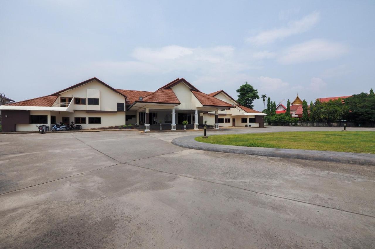 Oyo 859 Golden Land Hotel Chiang Rai Exteriör bild