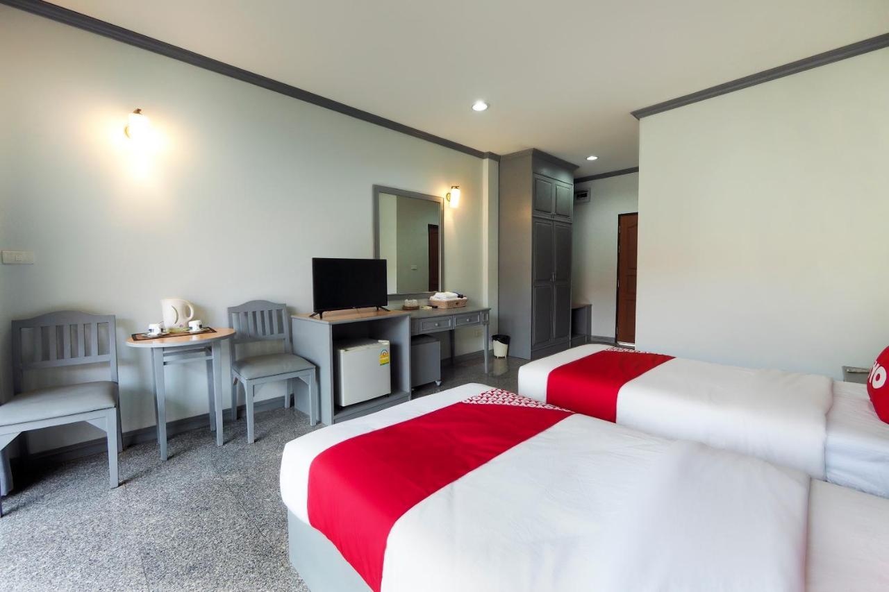 Oyo 859 Golden Land Hotel Chiang Rai Exteriör bild