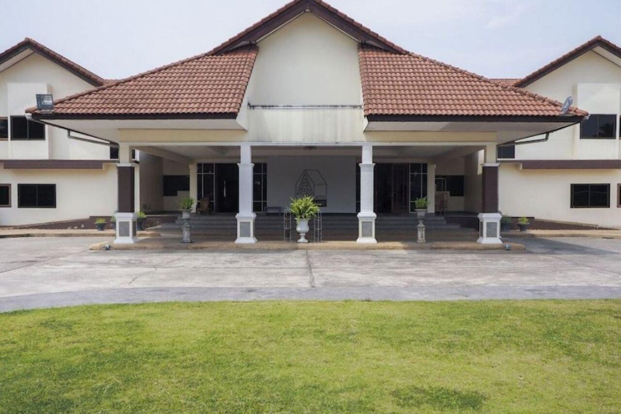Oyo 859 Golden Land Hotel Chiang Rai Exteriör bild