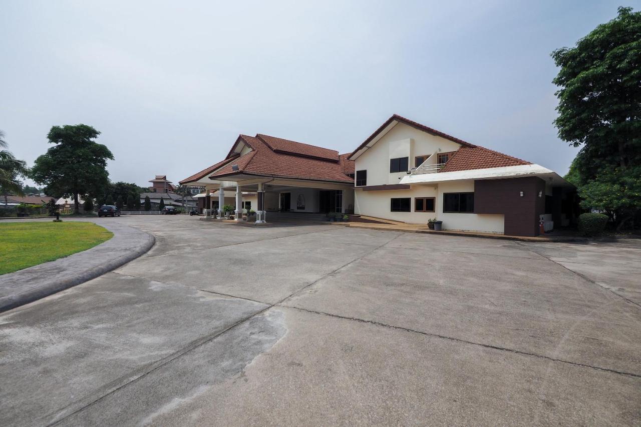 Oyo 859 Golden Land Hotel Chiang Rai Exteriör bild