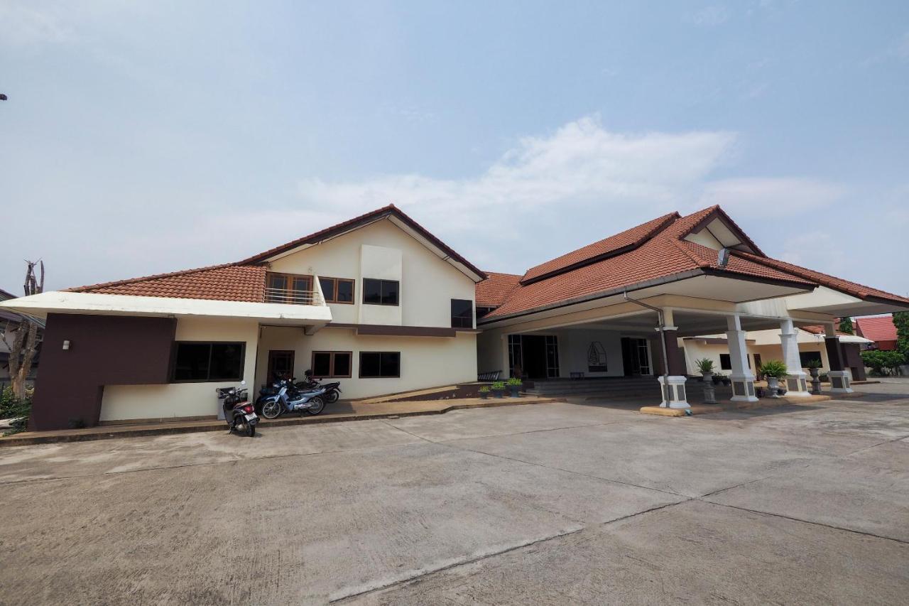 Oyo 859 Golden Land Hotel Chiang Rai Exteriör bild